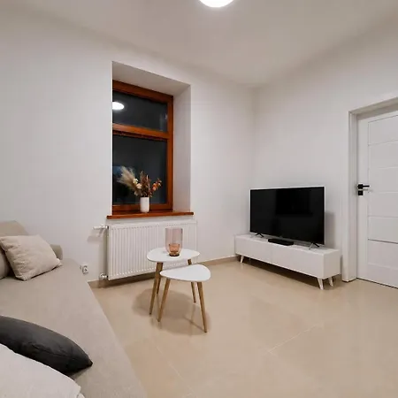 Апартаменты Brick House, 3f Освенцим