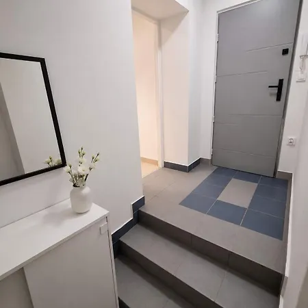 Brick House, 3f Апартаменты